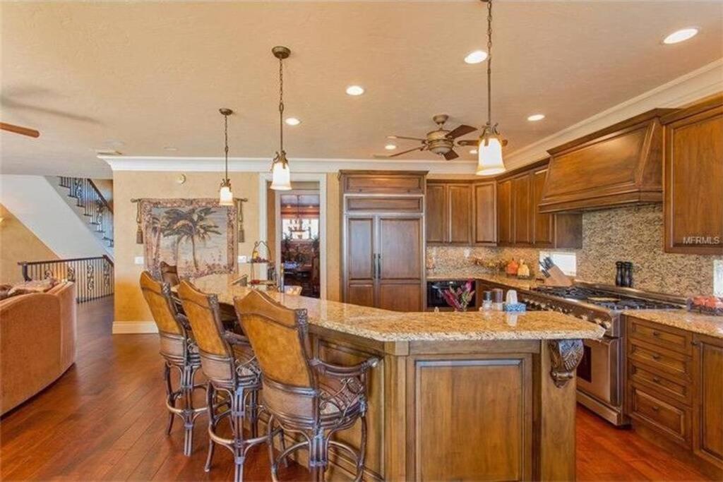 Large Mediterranean Oasis - Water Views & Pool Clearwater Beach Exterior foto